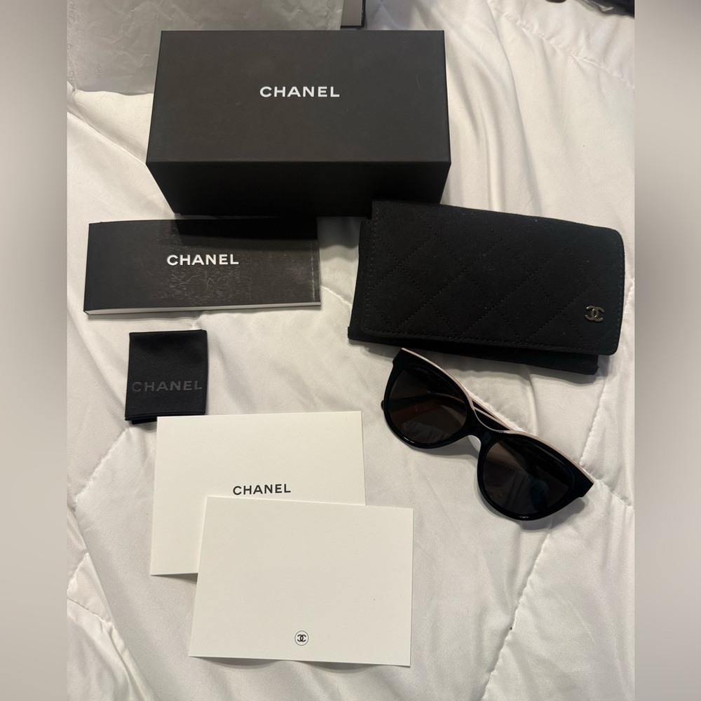 CHANEL Black Sunglasses with Quilted case Set